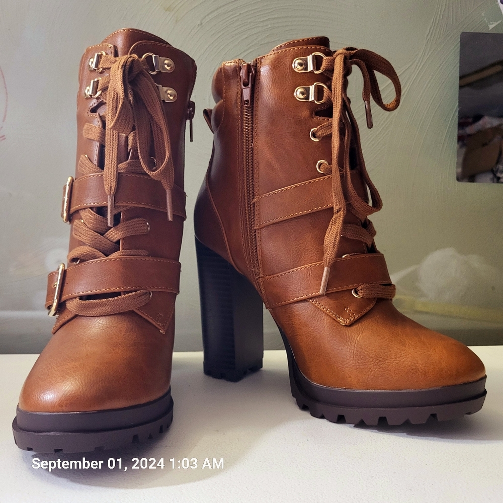 SALE! 🥳Brand New Analiza Block Heels Bootie By Shoe Dazzle In Whiskey | Sz 6 🔥